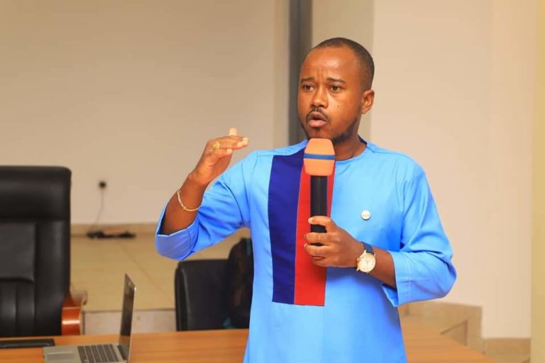 ”je n’ai pas reçu de l’argent parce qu’on me l’a donné gratuitement, j